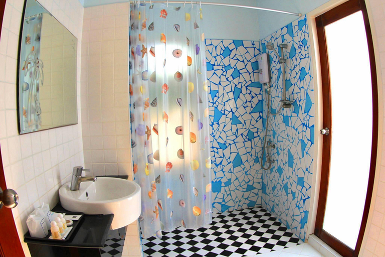 Bathroom 2, Baan Montra Beach Resort - Bankrut, Bang Saphan