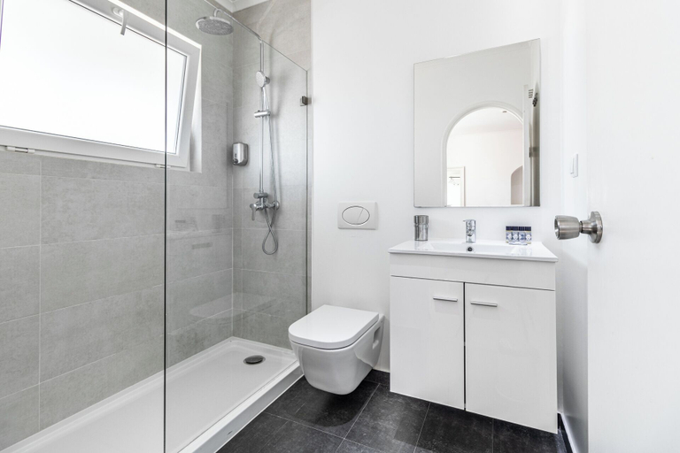 Bathroom 4, Lisbon Terrace Suites for Large Groups, Lisbon