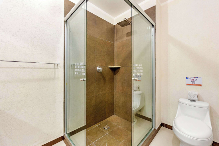 Bathroom 4, Comfort Inn Cancun Aeropuerto, Benito Juárez