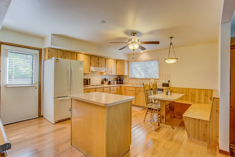 Others 5, 4 BR Country Home in Suburbs W/trails & Parks, El Paso