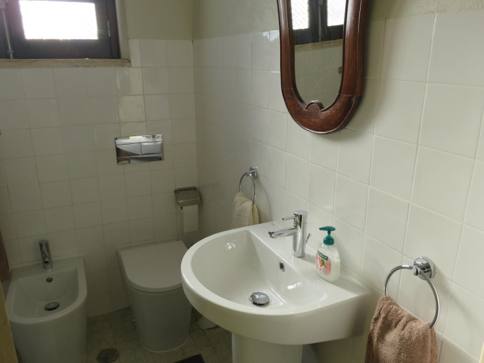 Bathroom 4, casAlice country house, Tábua