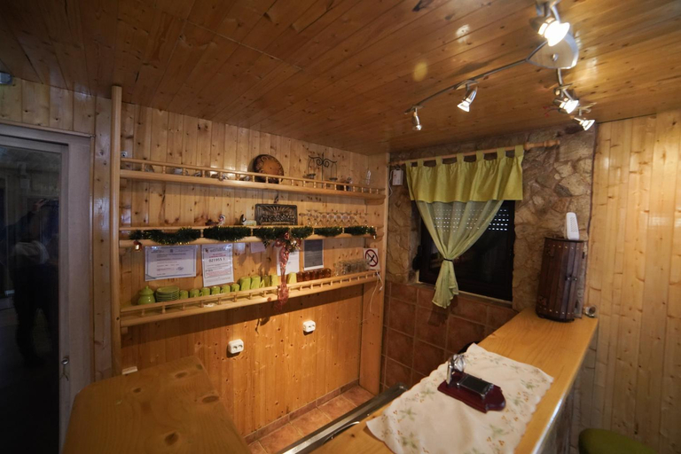 Others 5, Cabane- Vila Crinul si Teodor Poiana Brasov, Brasov