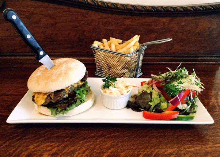 Food & Drinks 5, The Station Hotel, Highland