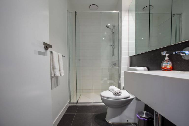 Bathroom, Comfort Luxury 1BR Apart@southerncross/flagstaff, Melbourne