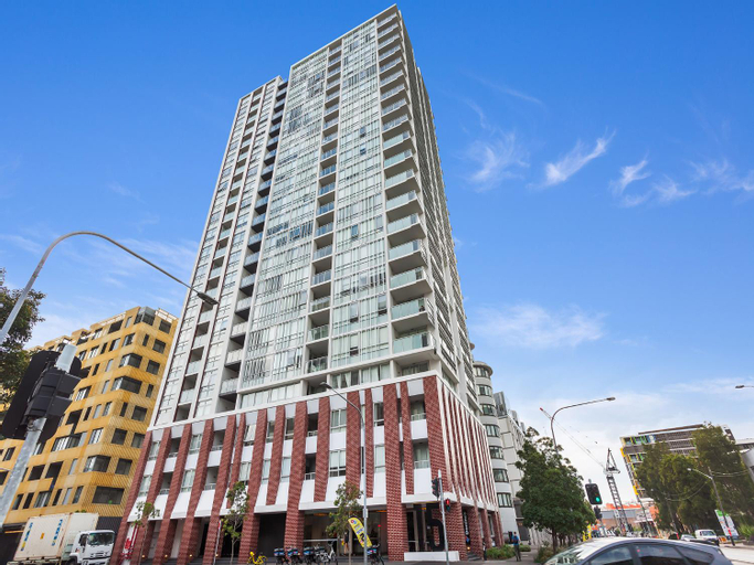 As the Sun Sets - Modern and Spacious 2BR Zetland Apartment Facing the Setting Sun, Sydney
