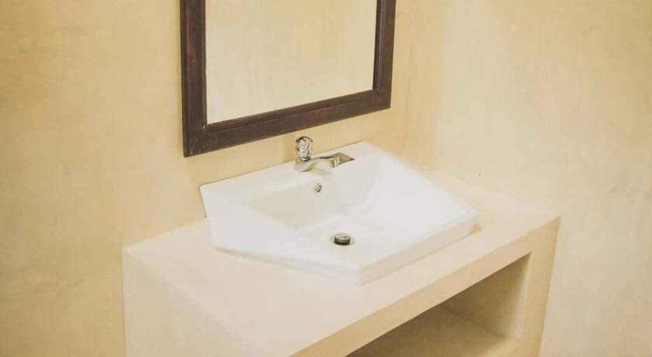 Bathroom 4, Villa Frangipani, Galle Four Gravets