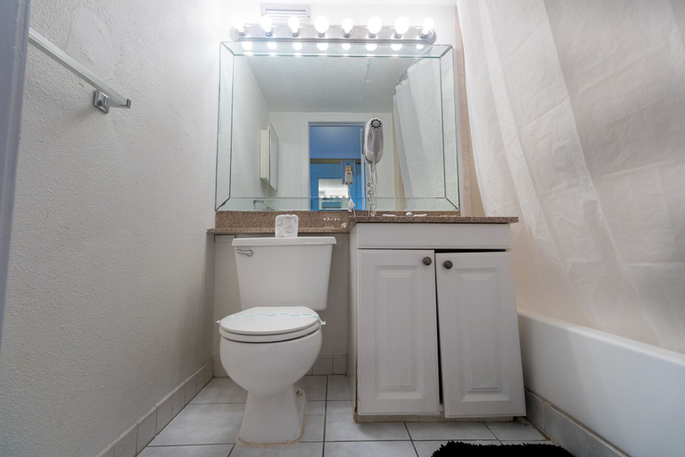 Bathroom, 534 Ocean View Hollywood Beach, Broward