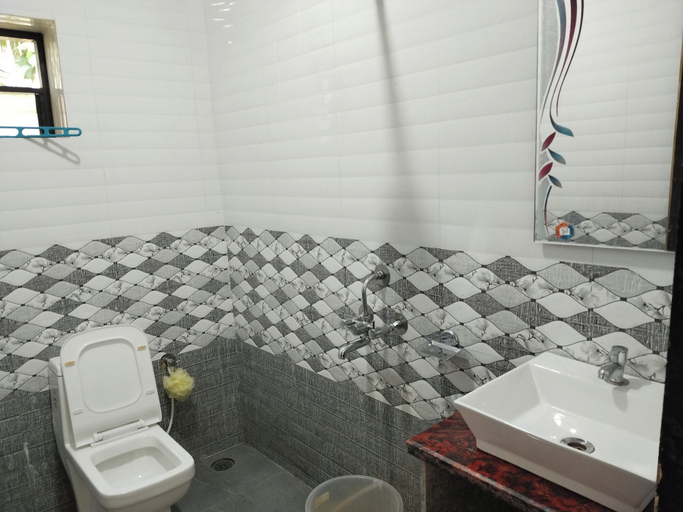Bathroom, Hotel ramdev, North Goa