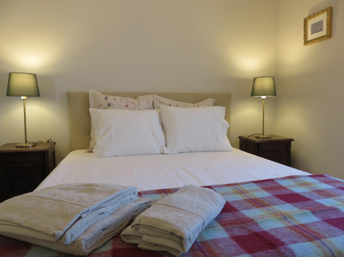 Bedroom 3, casAlice country house, Tábua