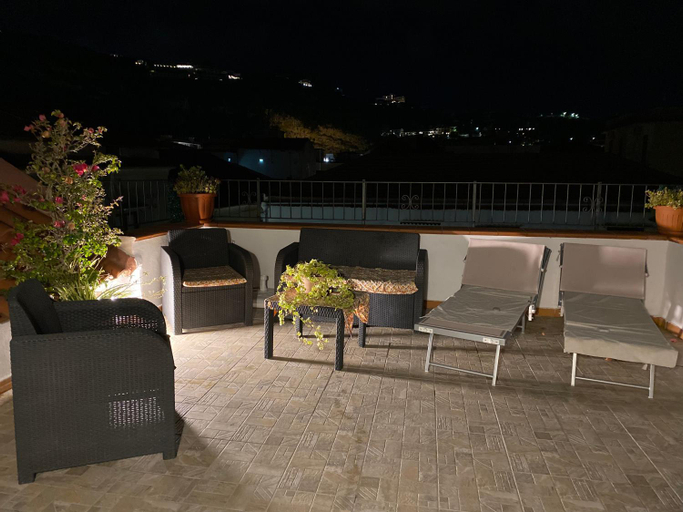 Food & Drinks 5, B&B FRAI, Napoli