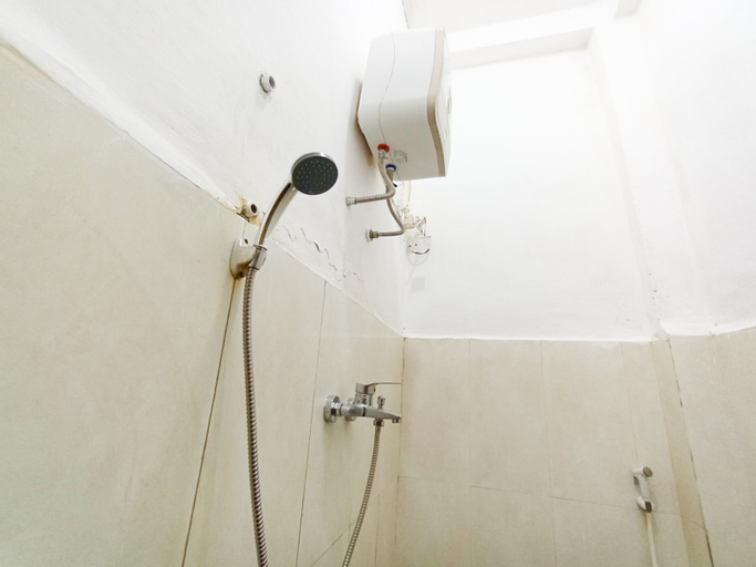 Bathroom 10