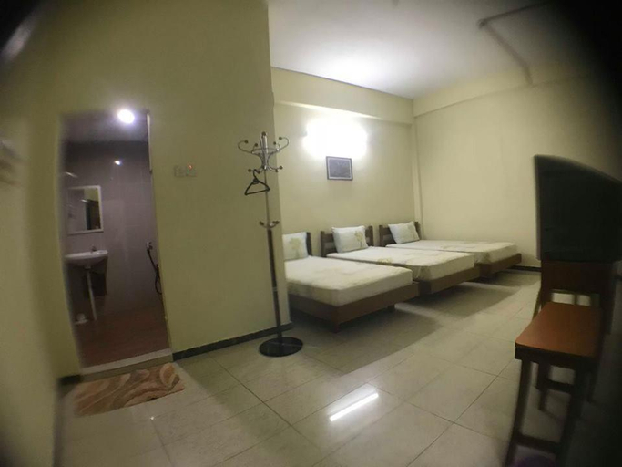 Bedroom 2, Hotel Comfort Inn, Kluang