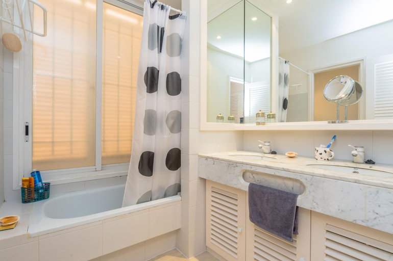 Bathroom 4, St-23 Begur SA Tuna 5pax, Girona