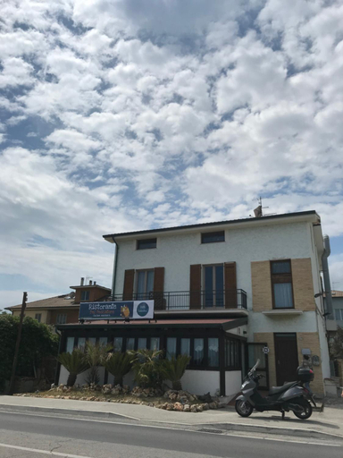 Others 5, B&b Salsedine, Macerata