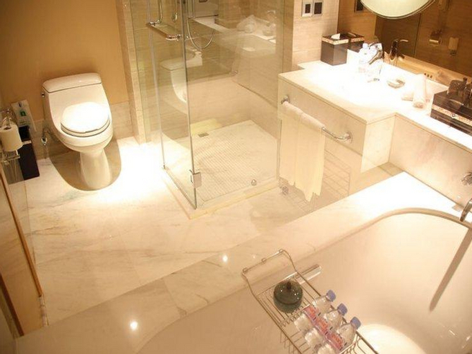 Bathroom 7