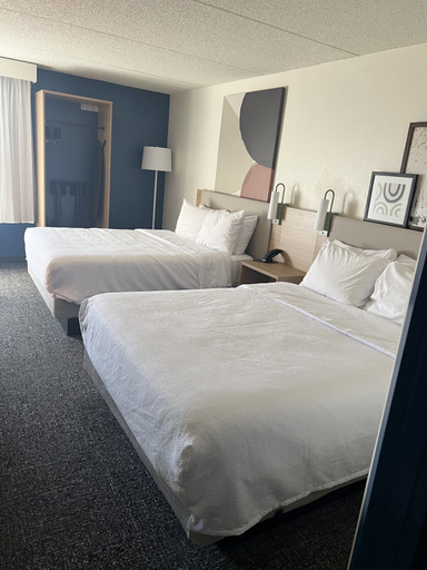 Bedroom 3, Spark by Hilton Green Bay, Brown