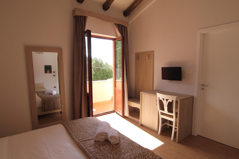 Others 4, Monte San Giovanni-Nebrodi Rooms, Messina
