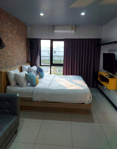 Bedroom 8