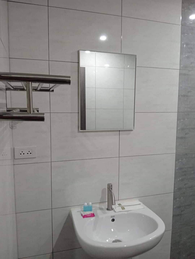 Bathroom 4, Pasadena Lodge, Pattaya