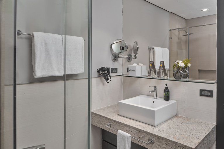 Bathroom 5, F1 Hotel Manila, Taguig
