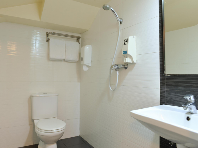 Bathroom 3