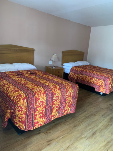 Bedroom 2, Towne Inn, Barren
