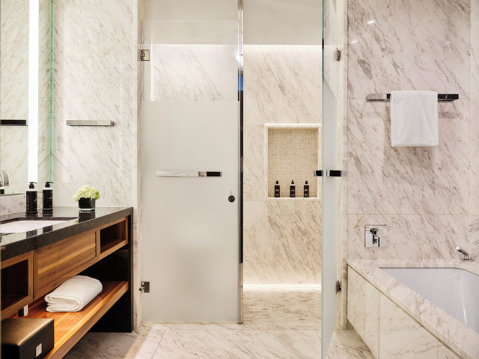 Bathroom 5, Four Seasons Hotel Madrid, Madrid