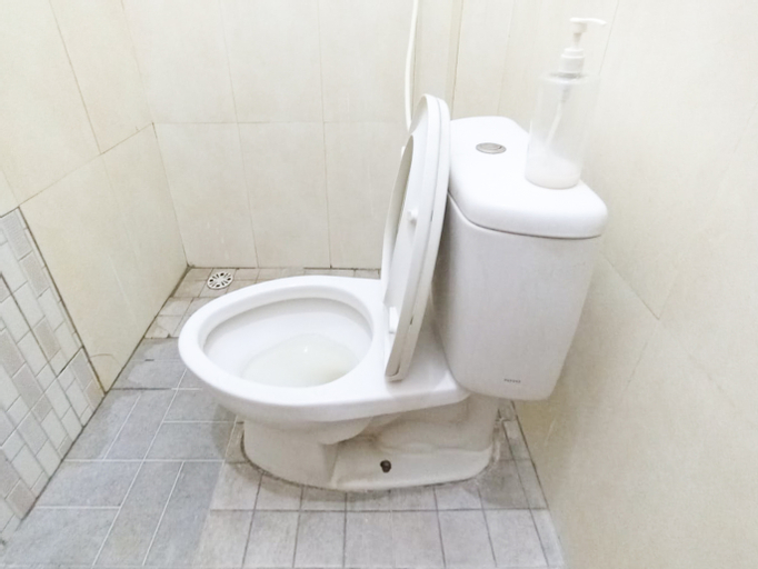 Bathroom 12