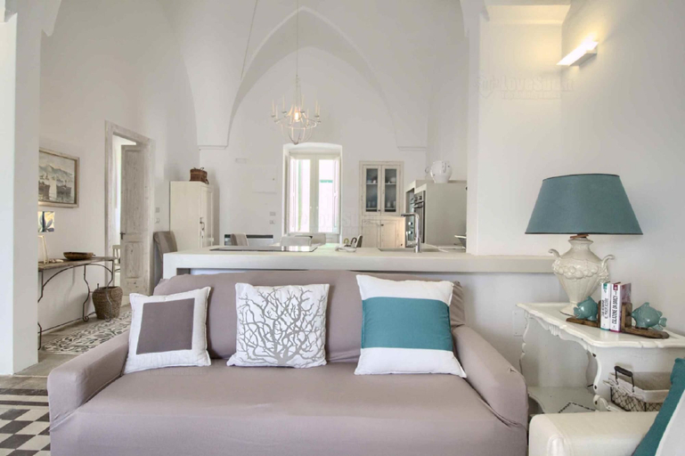 Bedroom 2, Deluxe Tangerine Court, Lecce