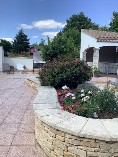 Others 5, Number9 - now with air conditioned rooms, Aude