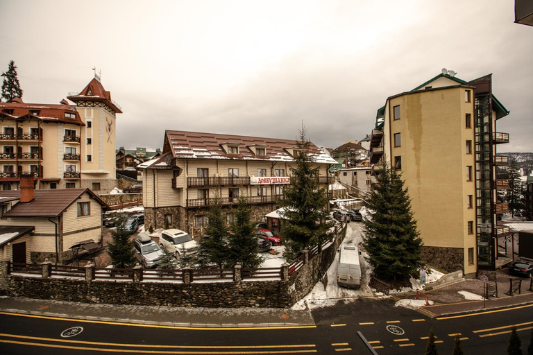 Others 5, Dovbushanka Hotel, Nadvirnians'kyi