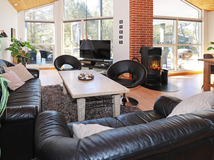Others 5, Modern Holiday Home in Jutland With Sauna, Mariagerfjord