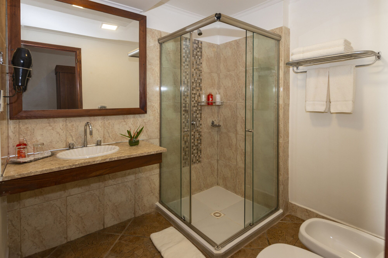 Bathroom 5, Hotel Saint George, IguazĂş