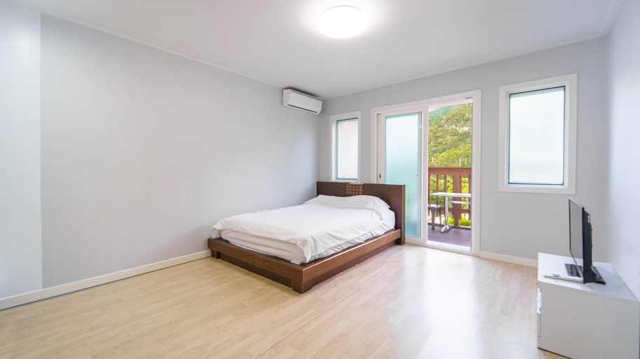 Bedroom 2, Pocheon Swimpyo Pension, Pocheon