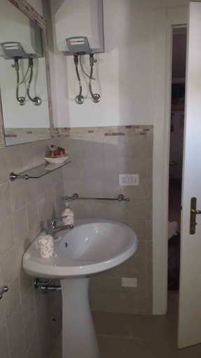 Bathroom, Verdi Panoramic Attic, Lecce