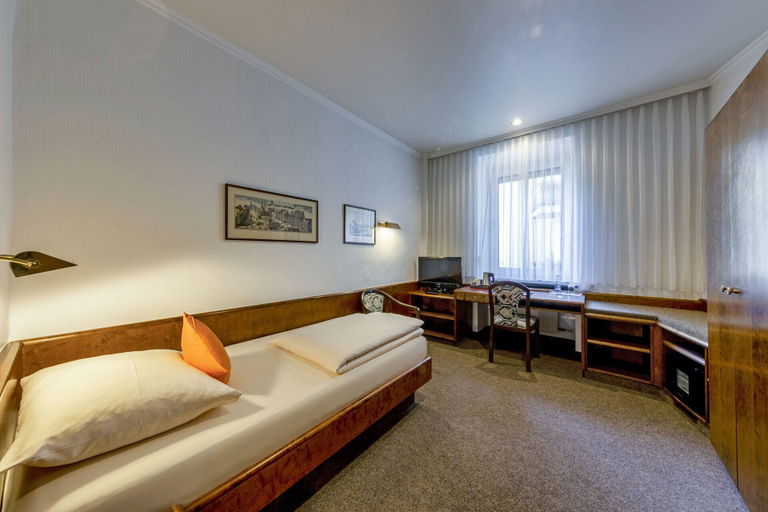 Bedroom 4, Hotel Brack, München