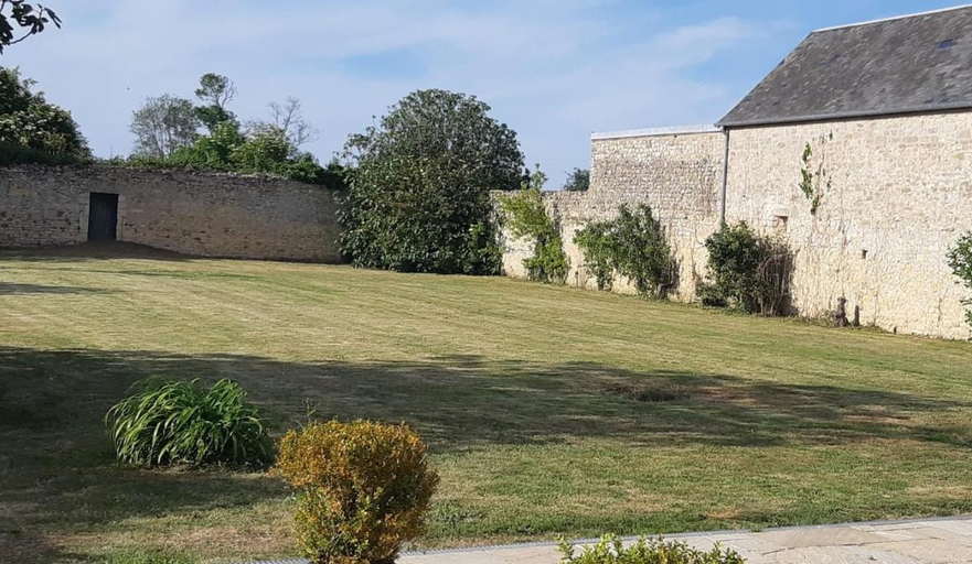 Others 4, Le Bourg, Calvados