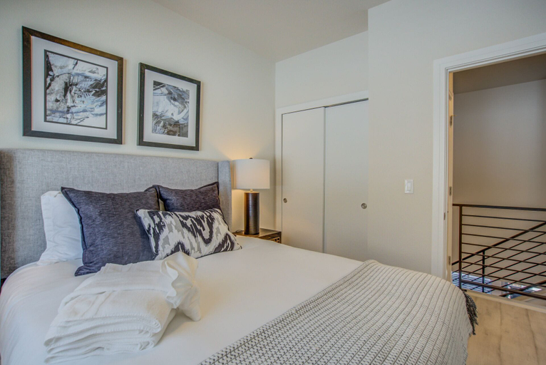 Bedroom 3, 4BR Mnt Viewsmodern Urbanityrooftop Patio, El Paso