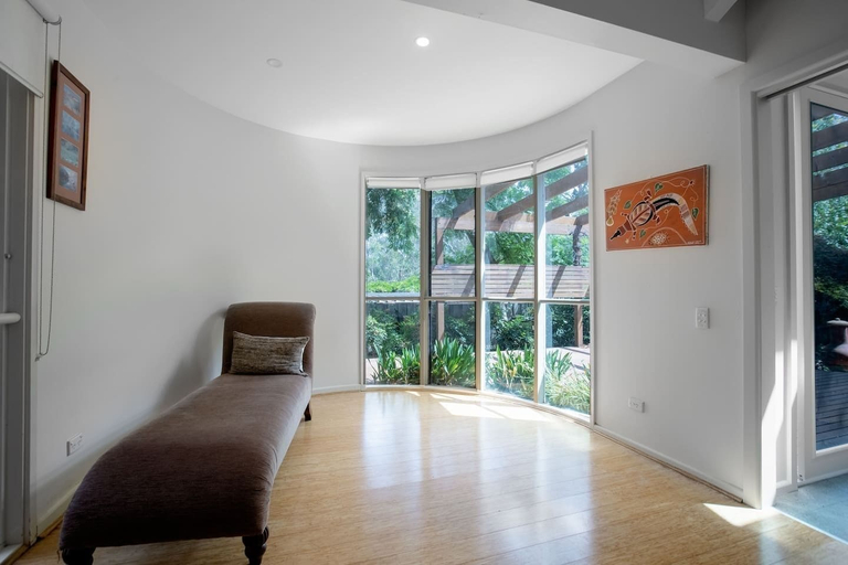 Others 5, Comfy Holiday House With Pool@rosanna, Melbourne