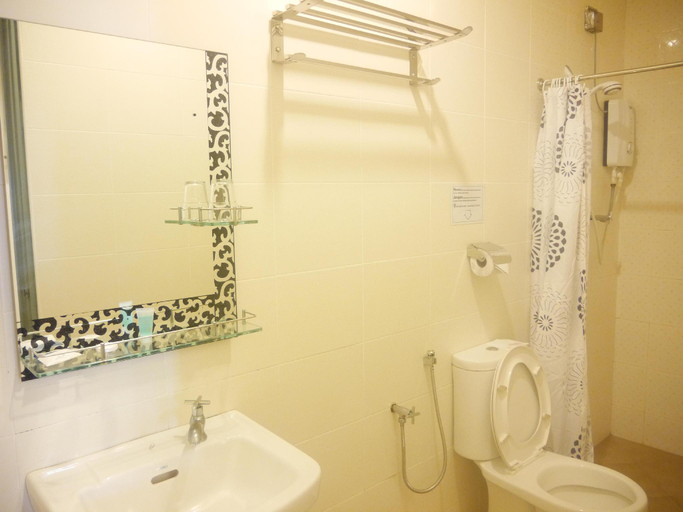 Bathroom 4, SR Inn, Kluang