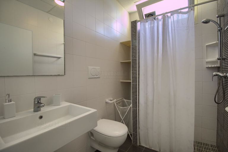 Bathroom, Scia' 1 Seafront Apartment, Lecce