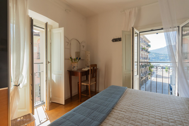 Room 4, Linda Apartments in Como, Como