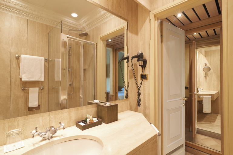 Bathroom 5
