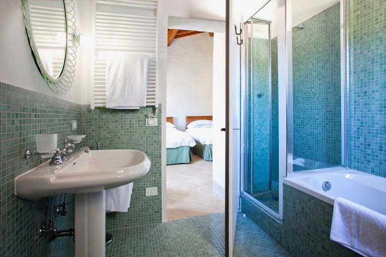 Bathroom, Villa Fortilizio, Florence