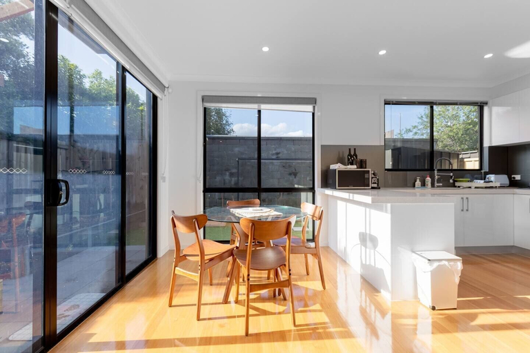 Others 5, Impressive & Spacious new Townhouse@preston, Melbourne
