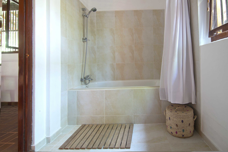 Bathroom 3, Pointe Sud, Matara Four Gravets