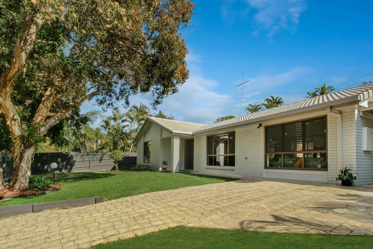 Endless Summer Beach Retreat-pet friendly, walk to shops, Noosa - Noosa-Noosaville