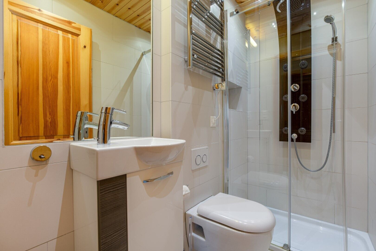 Bathroom 5, Chalet Teremok - Hot Tub & Sauna - Great for Families, Martigny