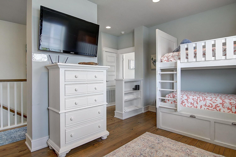 Bedroom 3, Grey Mist 123 ST, Nueces