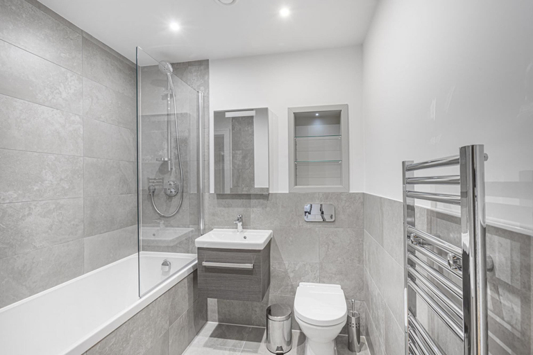 Bathroom, Superior 1 - bed Apartment in Wembley, London